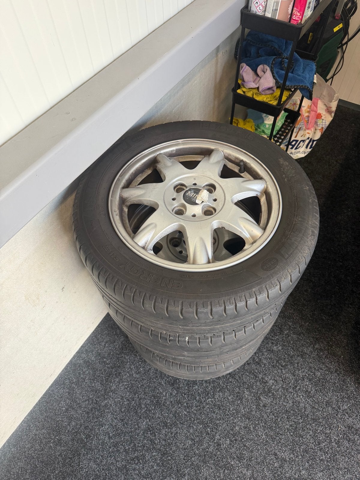 Mini Cooper velgen 185/60 R15 Michelin Energy zomerbanden, Auto-onderdelen, Banden en Velgen, Ophalen, Gebruikt, 15 inch, Banden en Velgen
