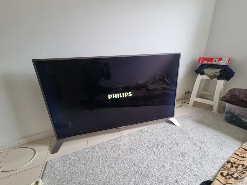 Philips TV met defect moederbord - voor onderdelen/reparatie, Audio, Tv en Foto, Televisies, Philips, LED, Ophalen of Verzenden