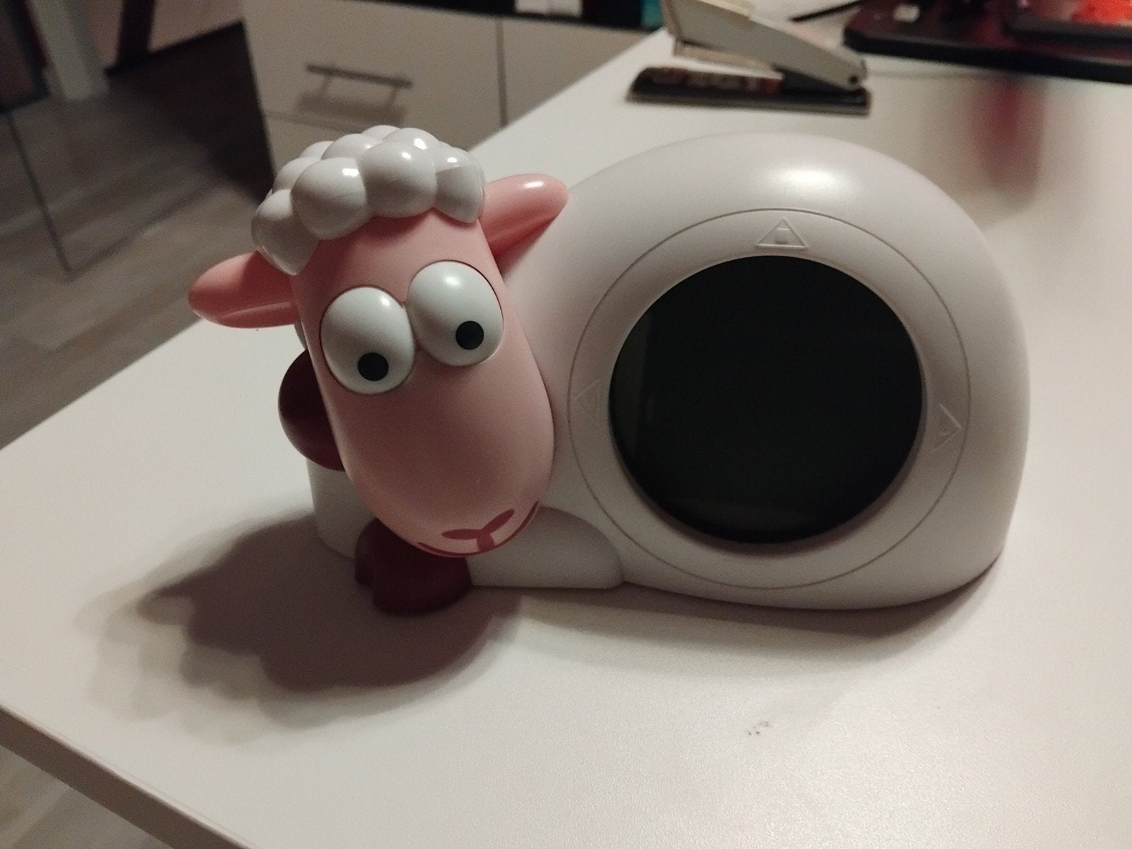 Leuke kinderwekker schaap - ideaal voor jonge slapers, Ophalen of Verzenden, Zo goed als nieuw, Digitaal
