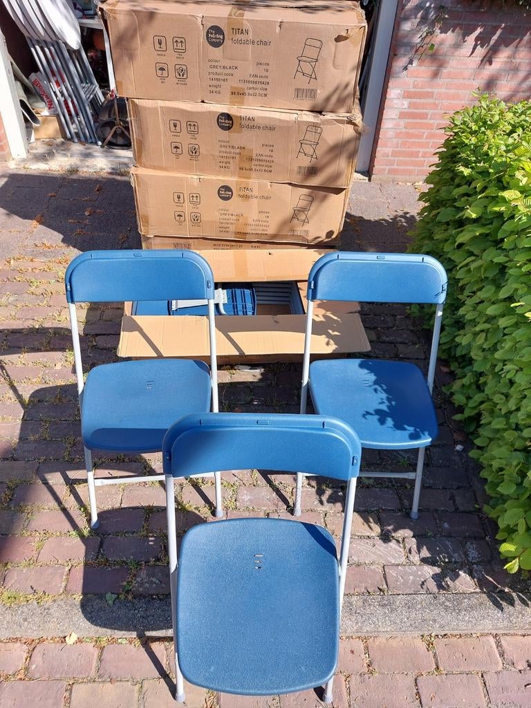 PROFESSIONELE KLAPSTOELEN IN NIEUWSTAAT 42 STUKS AANWEZIG.., Ophalen, Inklapbaar en stapelbaar, Blauw, Zo goed als nieuw