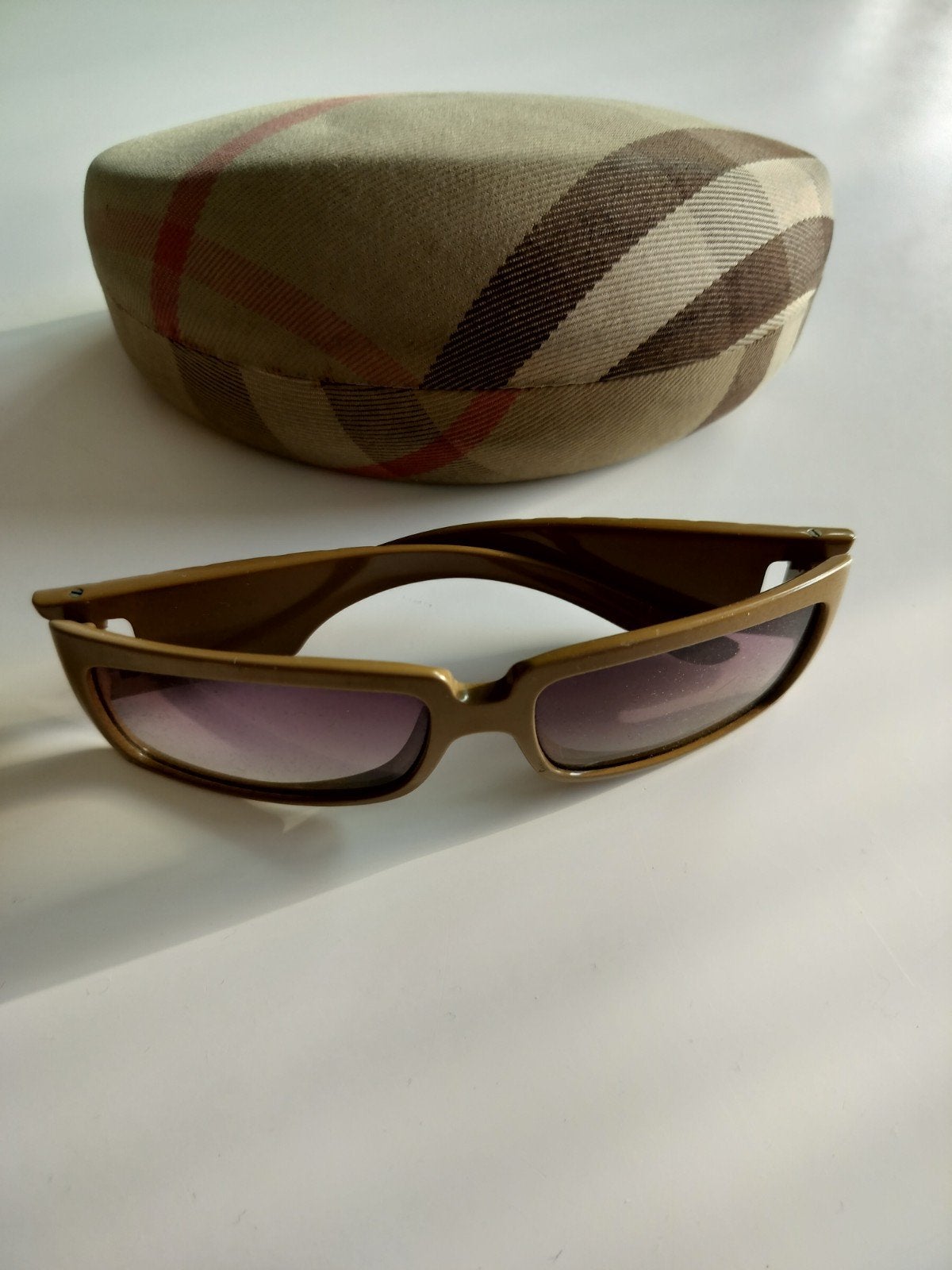Burberry Zonnebril met Hoesje, Ophalen, Zo goed als nieuw, Overige merken