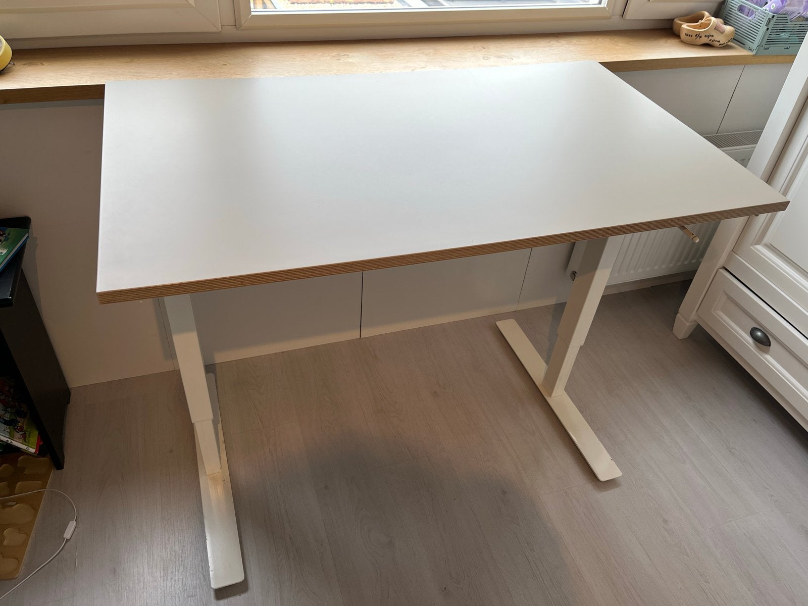 Ikea zit-sta bureau - handmatig verstelbaar, Ophalen, Zit-sta bureau, Elektrisch, Spaanplaat of MDF