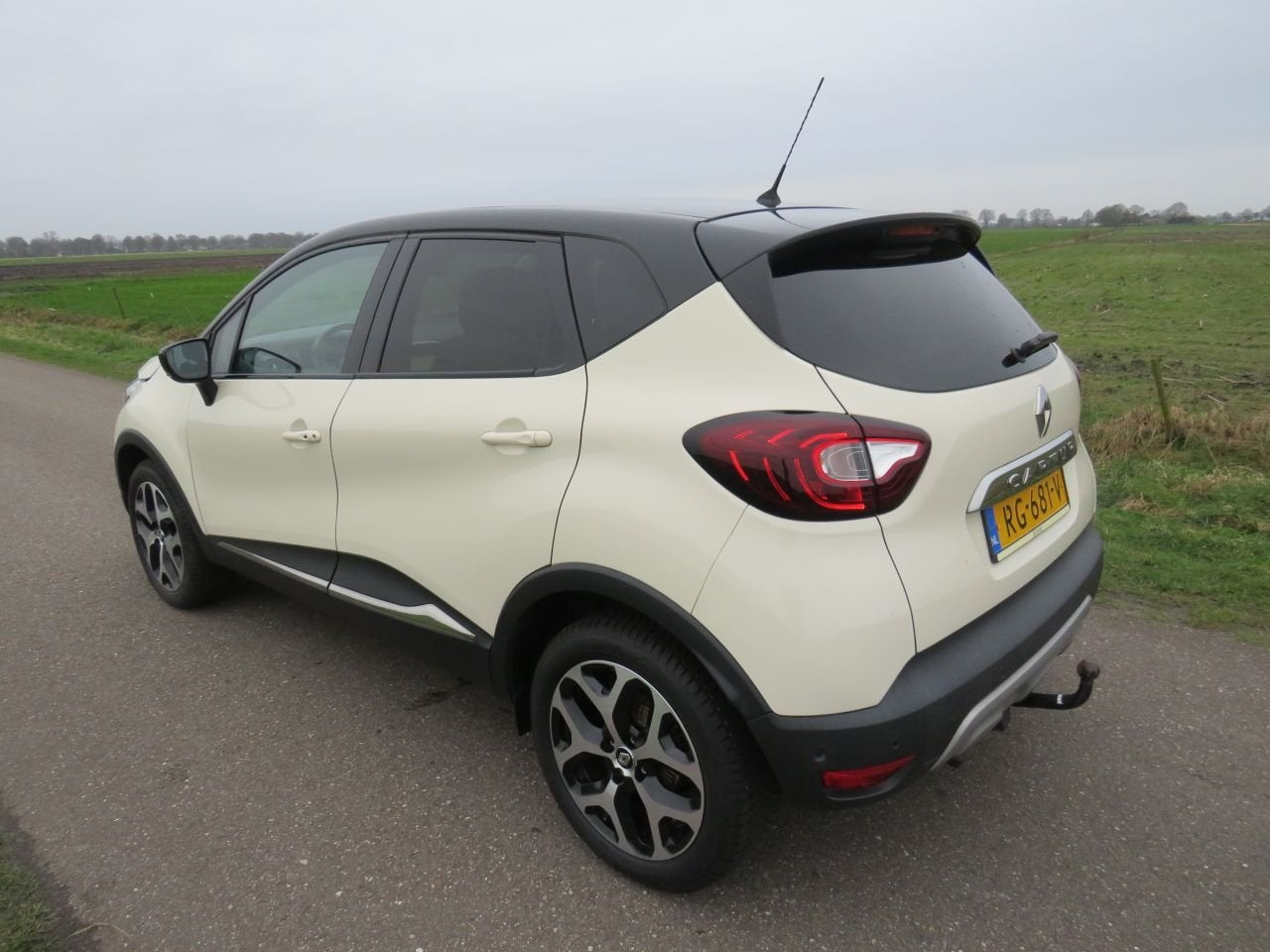 Renault Captur 0.9 TCE 75.000km Nap 90pk Intens 11-2017 Came, 898 cc, Renault Deutschland AG, Renault, Wit