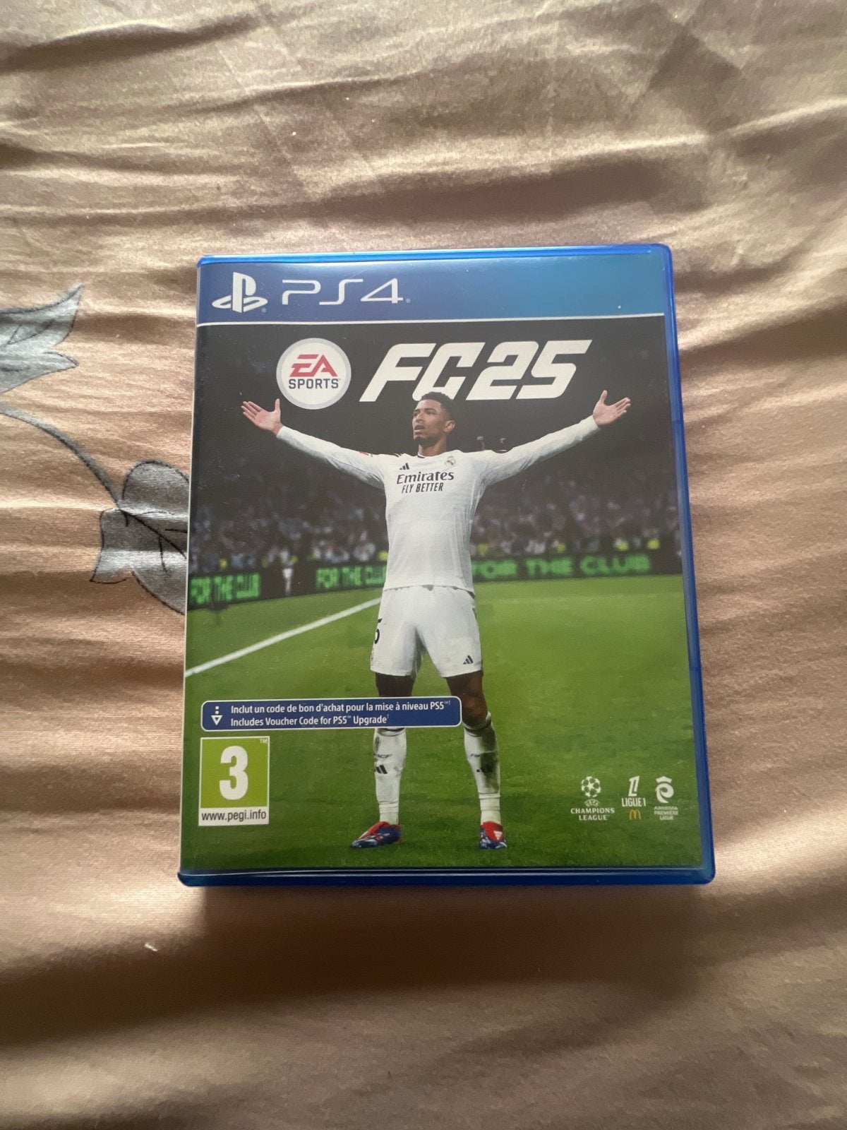 EA Sports FC 25 PS4 - Inclusief PS5 Upgrade Voucher, Eén computer, Ophalen of Verzenden, Zo goed als nieuw, Sport