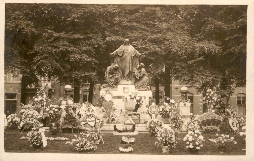Den Bosch Julianaplein HH Monument FOTOKAART # 883, Verzamelen, Verzenden, 1920 tot 1940, Ongelopen, Noord-Brabant