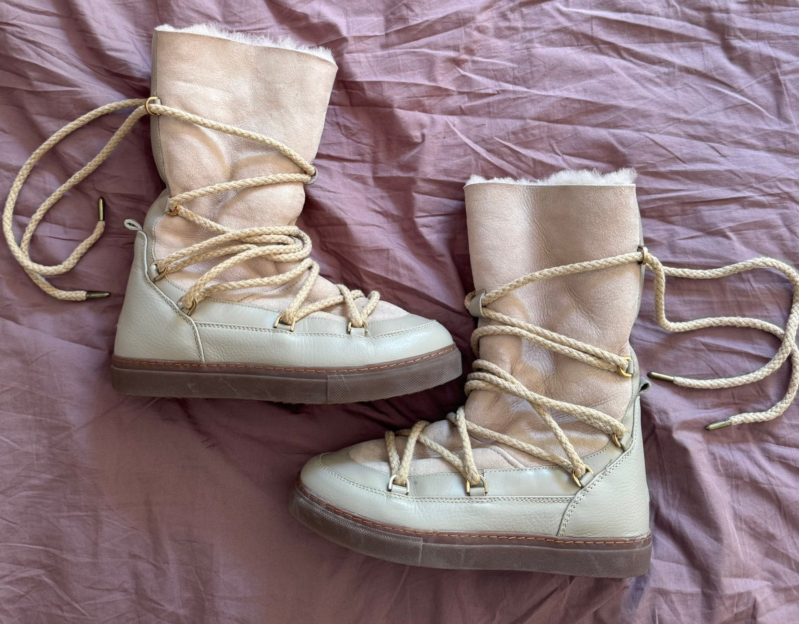 Inuikii snowboots suede als nieuw 41, Kleding | Dames, Beige, Snowboots, Ophalen of Verzenden, Zo goed als nieuw