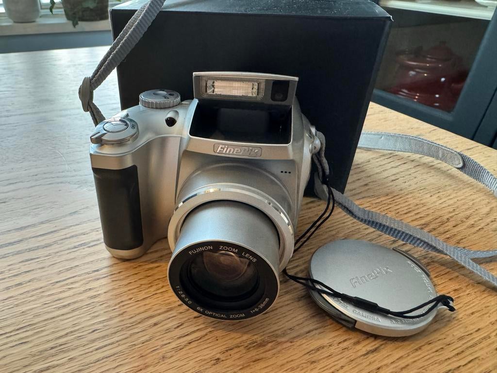 Fujifilm FinePix S304 3.2MP Digitale Camera - Nieuwstaat, Compact, Ophalen of Verzenden, Zo goed als nieuw, 4 t/m 7 keer