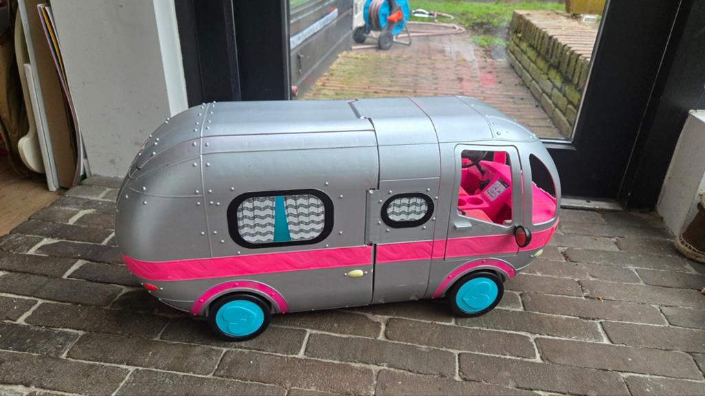 L.O.L. (LOL) Surprise! 2-in-1 Glamper Fashion Camper, Ophalen