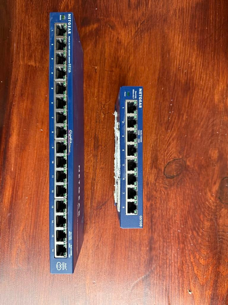 NETGEAR ProSafe 16 Port Gigabit Switch GS116 v2, Ophalen of Verzenden, Gebruikt