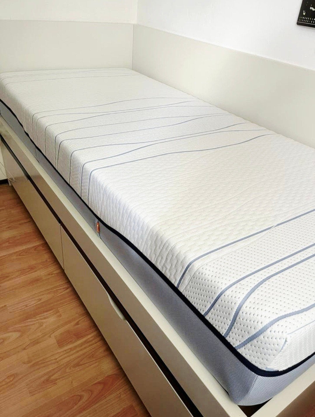 M Line Slowmotion 4 matras 90x210 nieuwstaat pas 1 jaar oud, Ophalen, 90 cm, Eenpersoons, 210 cm