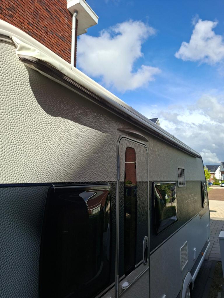 Fiamma Caravanstore etuiluifel, Ophalen