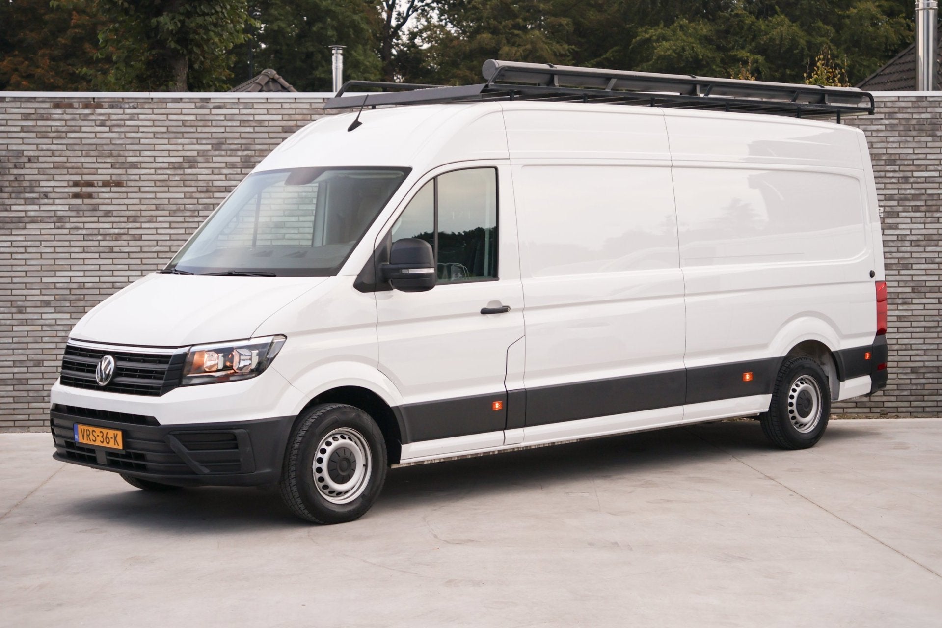 Volkswagen Crafter 35 2.0 TDI L4H3 Highline * TREKHAAK * L4, Voorwielaandrijving, Stof, Gebruikt, 4 cilinders