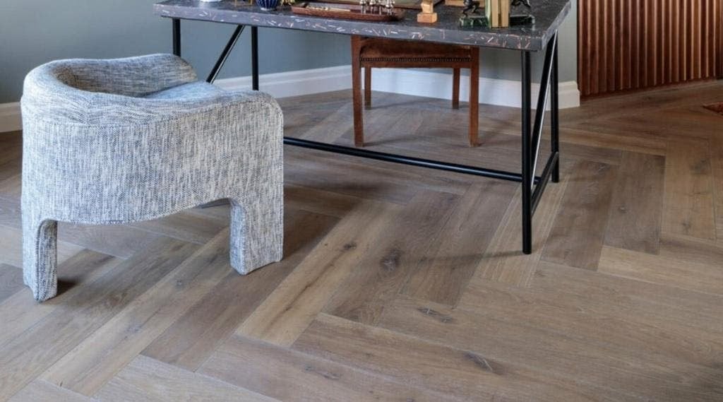 AANBIEDING DEZE WEEK! EIKEN VISGRAAT PARKET KANT EN KLAAR GE, Parket, 75 m² of meer, Grijs, Nieuw
