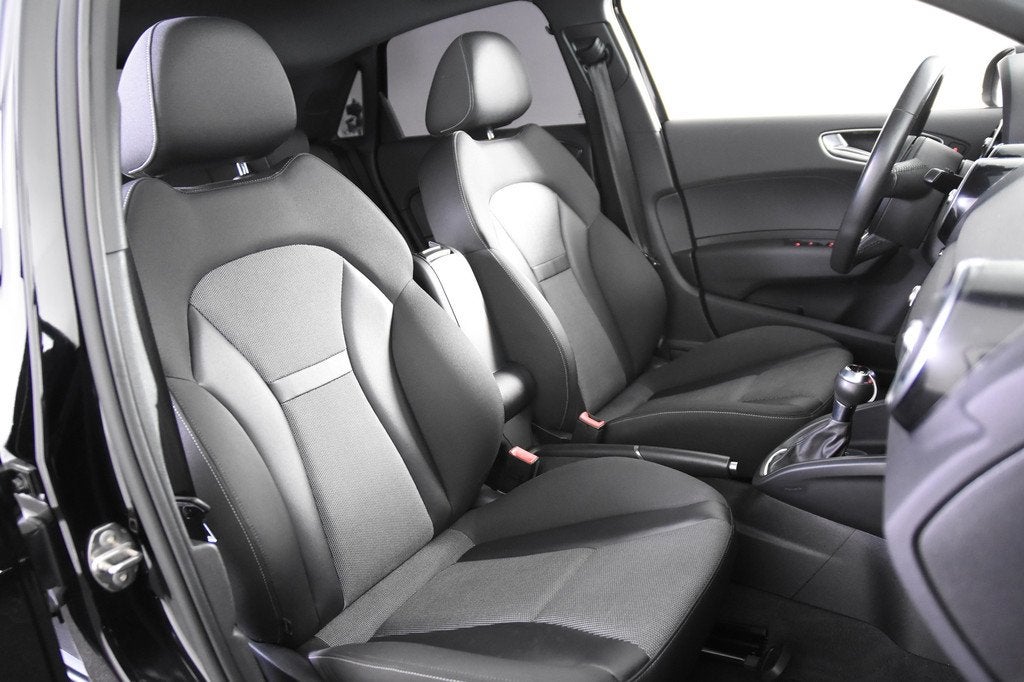 Audi A1 Sportback 1.6 TDI *Leer*Panoramadak*Navigatie*Stoelv, Auto's, Audi, Euro 5, Zwart, 4 cilinders, Automatische klimaatregeling