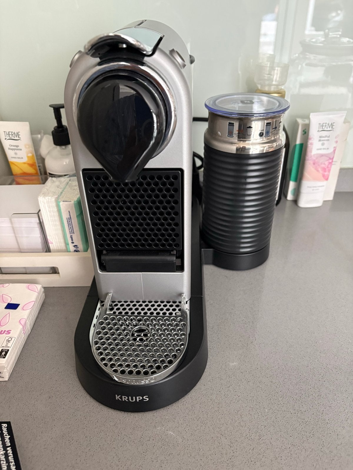 Krups Nespresso Essenza Mini met Aeroccino 3, Espresso apparaat, Ophalen of Verzenden, Zo goed als nieuw, 1 kopje