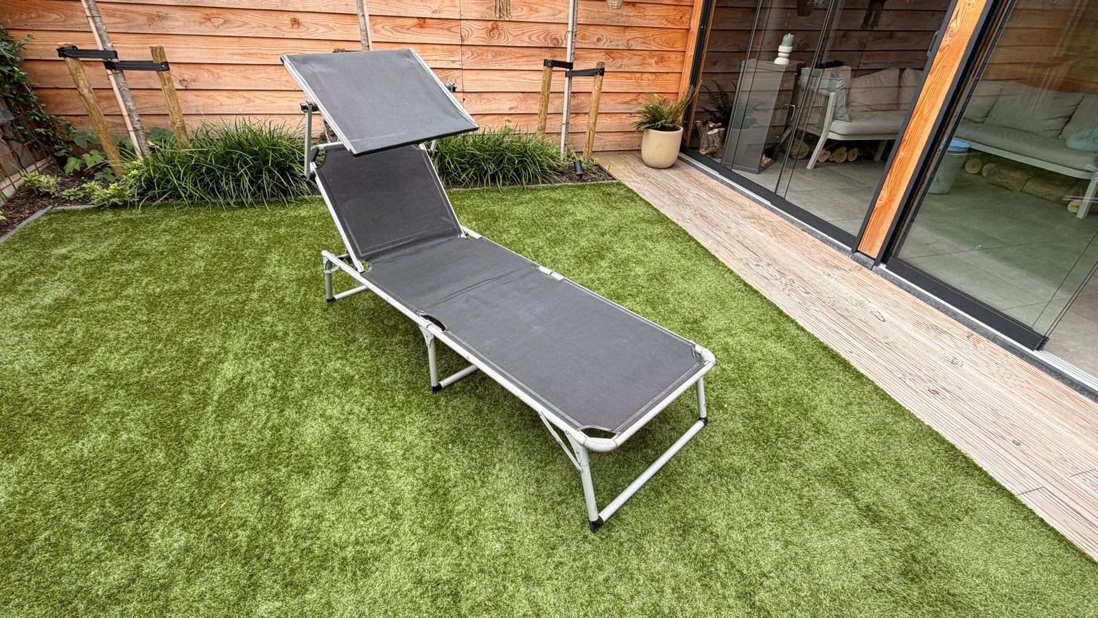 Ligbed met zonnescherm - Grijs, Tuin en Terras, Ophalen, Gebruikt, Aluminium, Inklapbaar