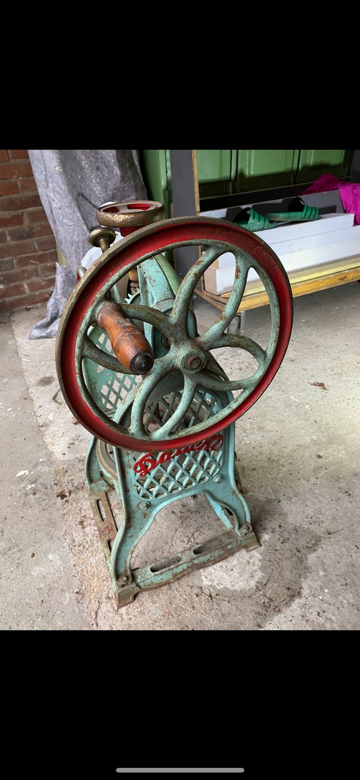 Leuke oude ijsmachine, Ophalen