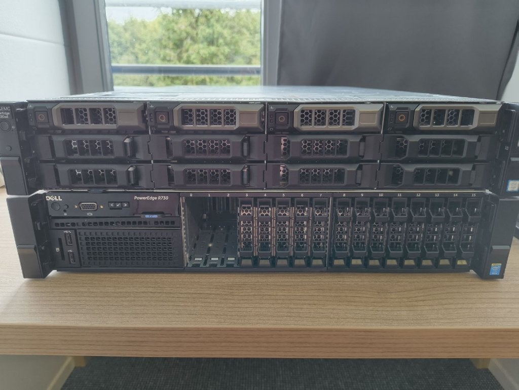 Dell PowerEdge R730xd, Ophalen, Gebruikt, 2 tot 3 Ghz
