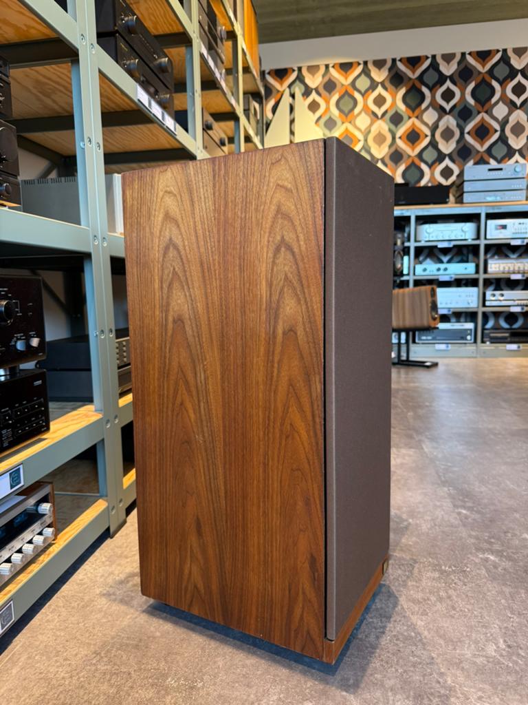 Kef Calinda, mooie staat, met garantie, Contact@vintageaudiobreda.nl, Zo goed als nieuw, Bosschendijk 193b, Oudenbosch, Front, Rear of Stereo speakers