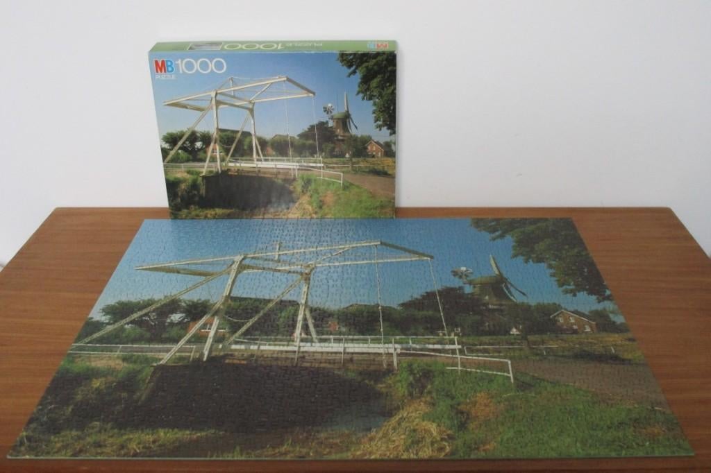 Nr.62: Puzzel van MB Brug landschap afbeelding 1000 stukjes, Ophalen of Verzenden, 500 t/m 1500 stukjes, Zo goed als nieuw, Legpuzzel