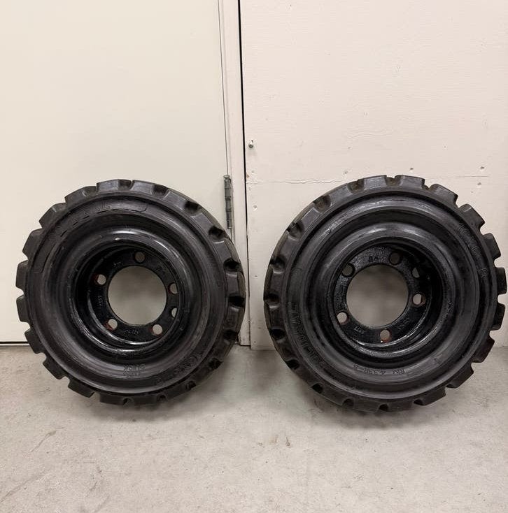 2 X NIEWE MAGNUM SOLIDEAL 16x6-8 HEFTRUCKBAND VOL RUBBER, Zakelijke goederen, Ophalen