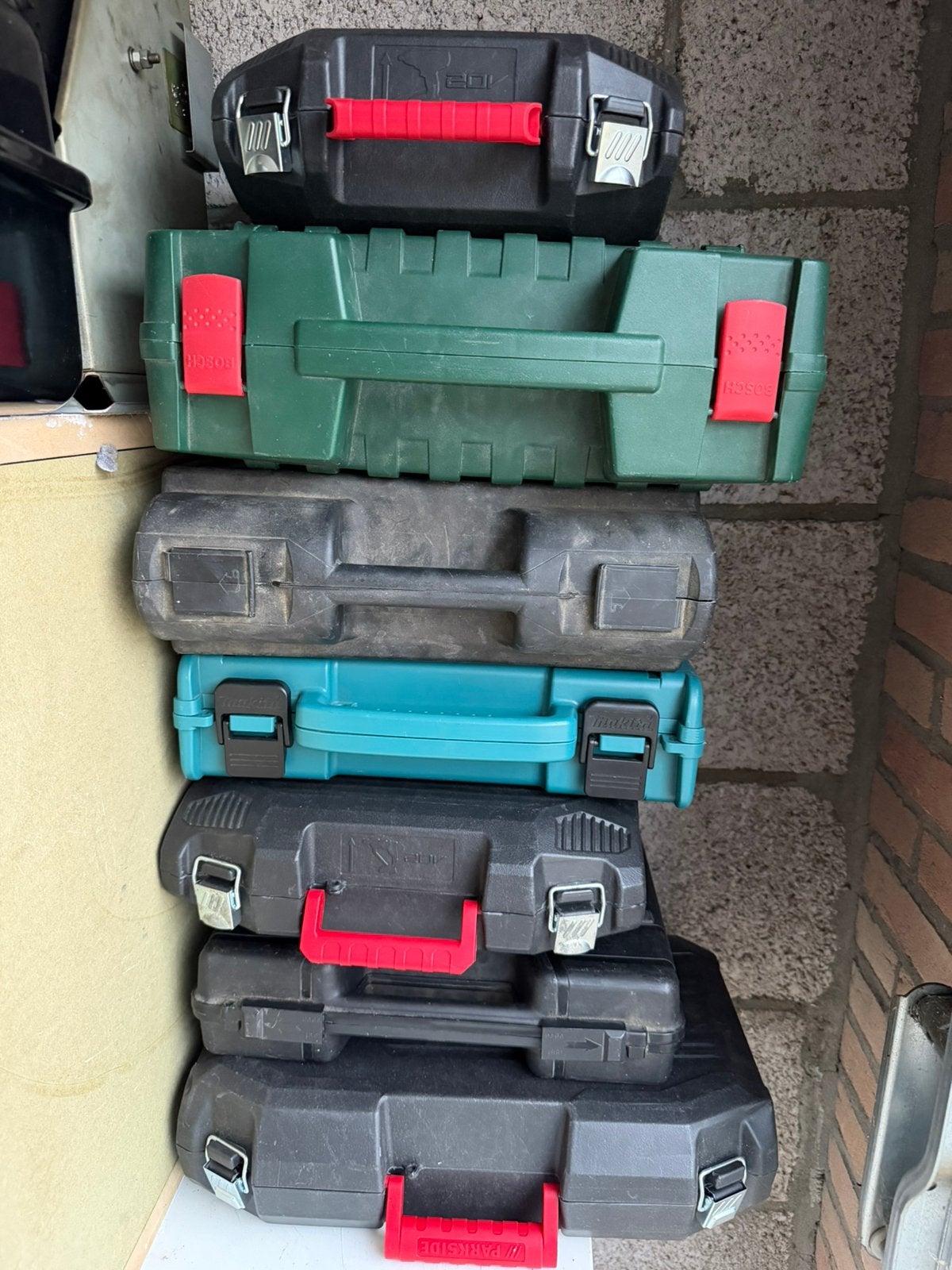 7 lege elektrische gereedschap koffers, Ophalen of Verzenden, Gebruikt, Gereedschapsopslag