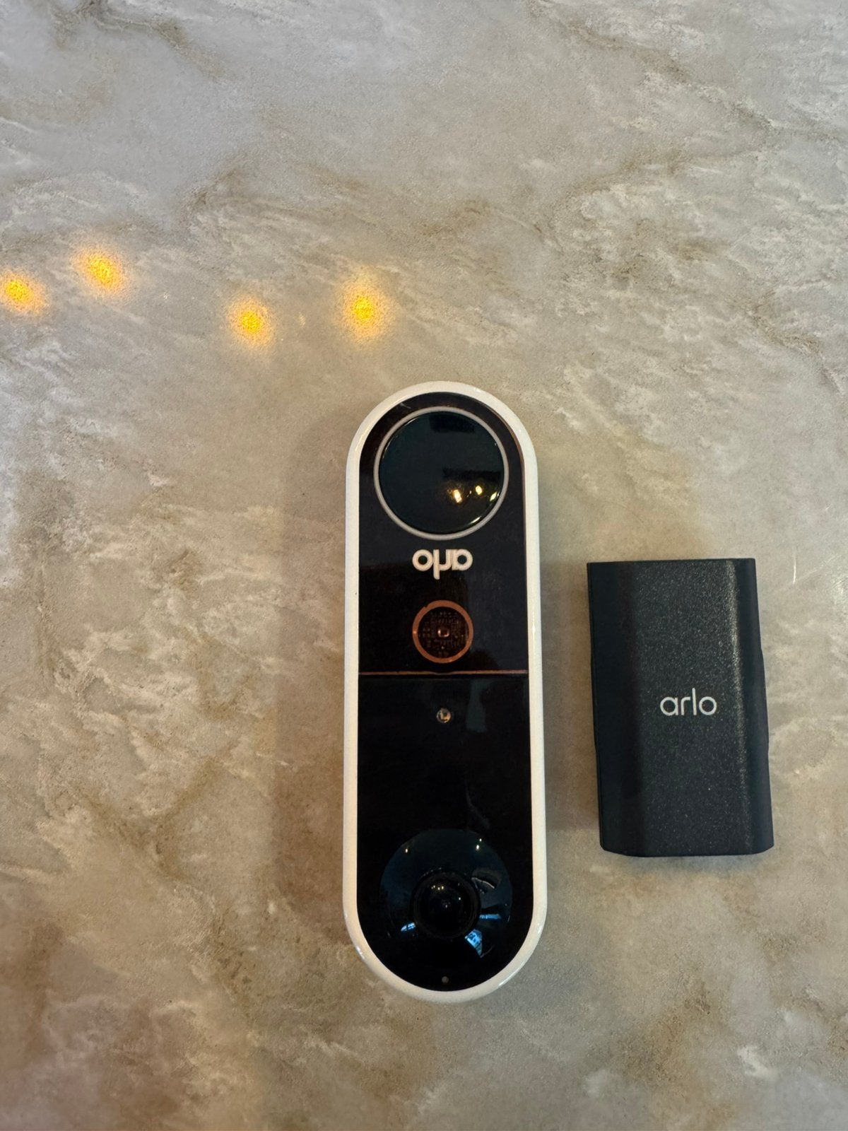 Arlo deurbel met camera en batterij, Huis en Inrichting, Deurbellen, Ophalen of Verzenden, Bewegingsdetectiesensor, Gebruikt, Draadloos