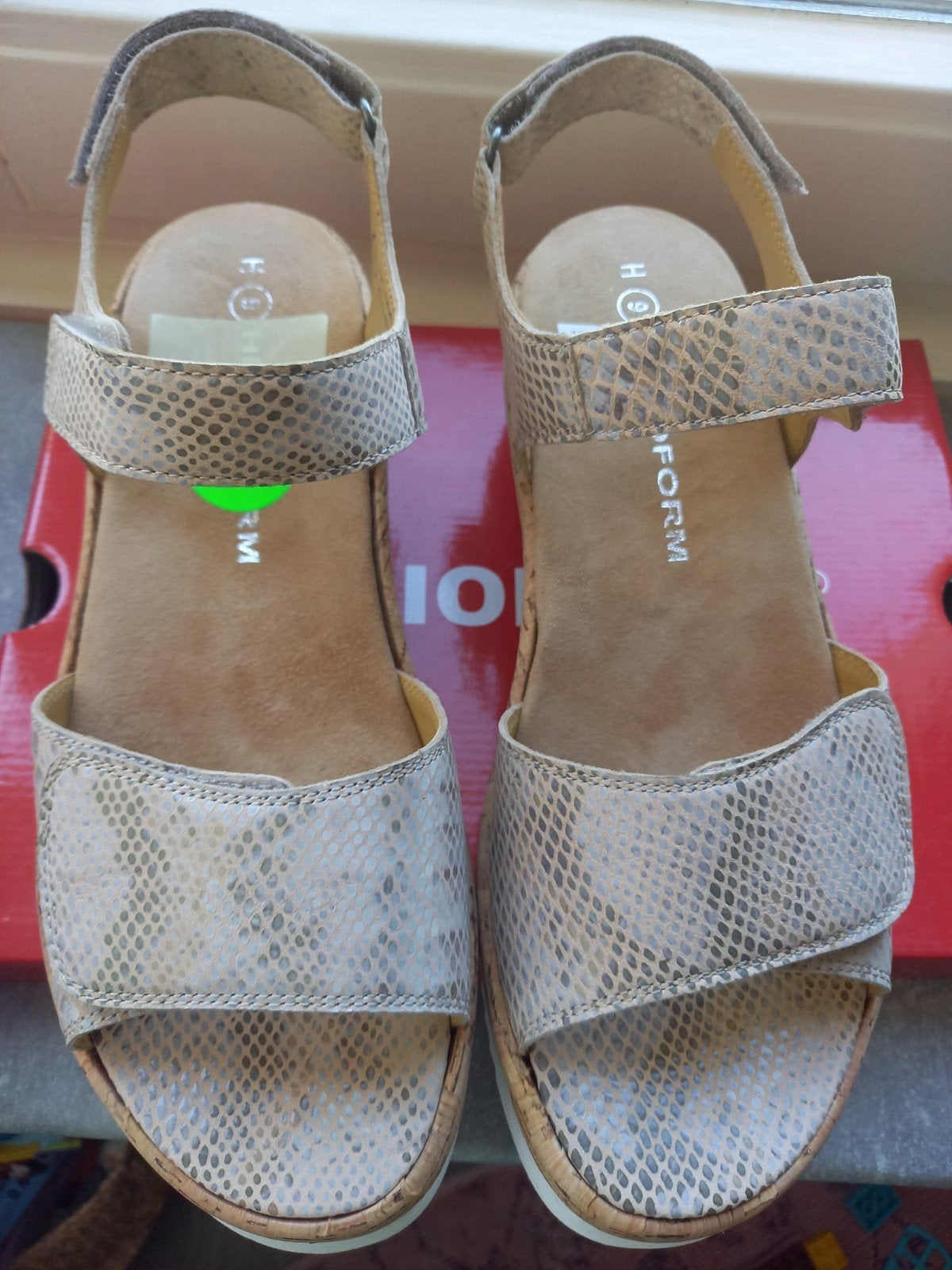 nieuwe Helioform sandalen mt 43 H, Beige, Nieuw, Helioform, Sandalen of Muiltjes