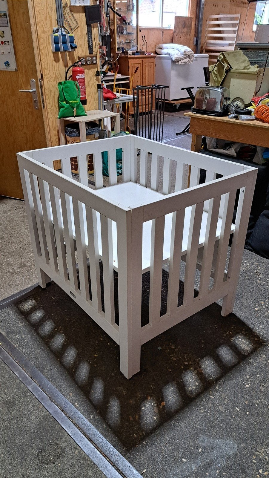Witte houten bopita box voor baby of peuter, hoogte verstelb, Ophalen, Gebruikt, Vierkant, In hoogte verstelbaar