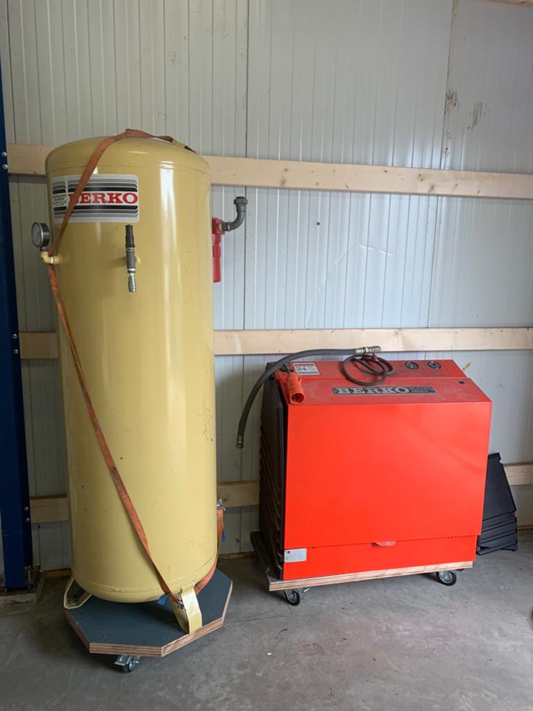 Berko compressor, als nieuw, 1245 draaiuren, Doe-het-zelf en Verbouw, Compressors, Ophalen, 400 tot 800 liter/min, Zo goed als nieuw