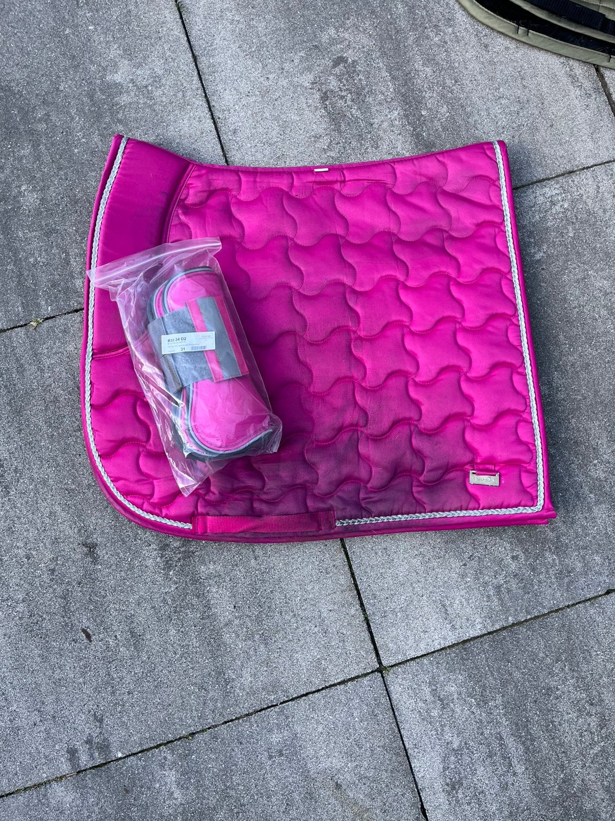 Roze setje paard, Dieren en Toebehoren, Paarden en Pony's | Dekens en Dekjes, Full (L), Horsegear, Gebruikt, Dressuurdekje