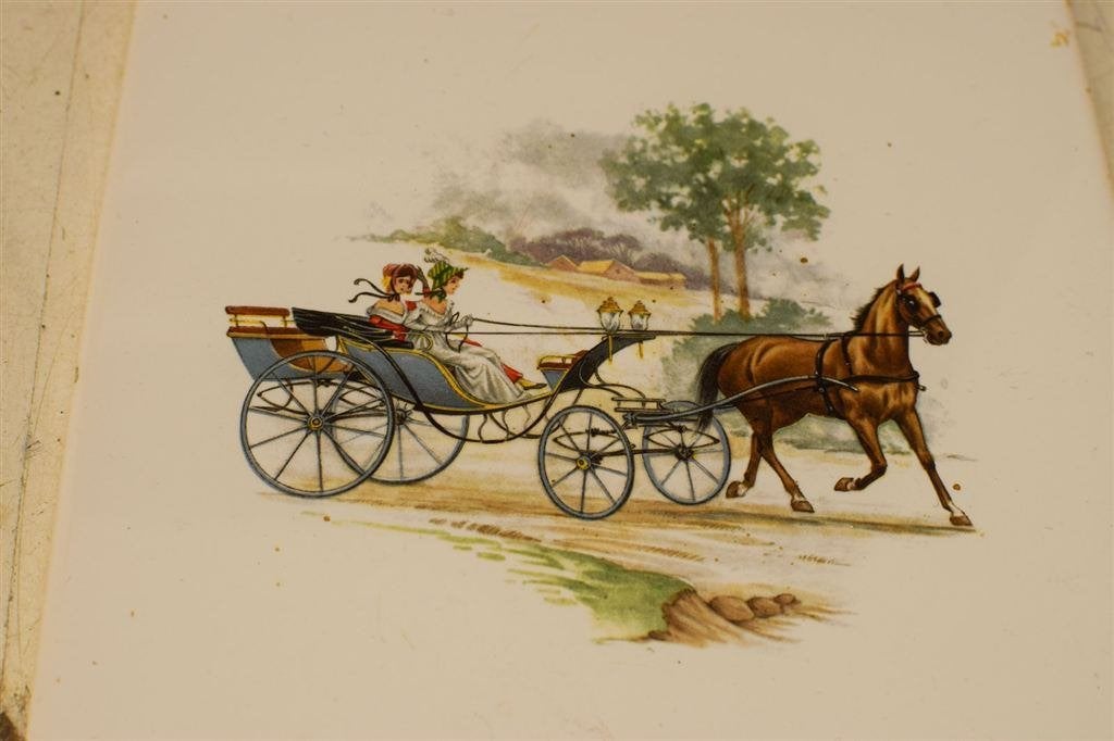 Wandtegel met prent van paard met koets 46698, Ophalen of Verzenden, Gebruikt