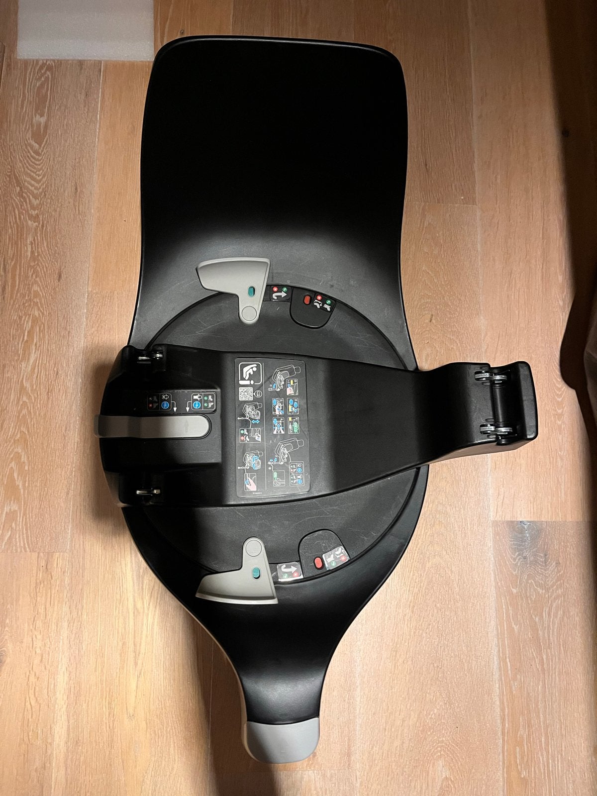 Maxi-Cosi Pebble 360 Essential Black met FamilyFix 360, Ophalen, Zo goed als nieuw, Isofix, 0 t/m 13 kg
