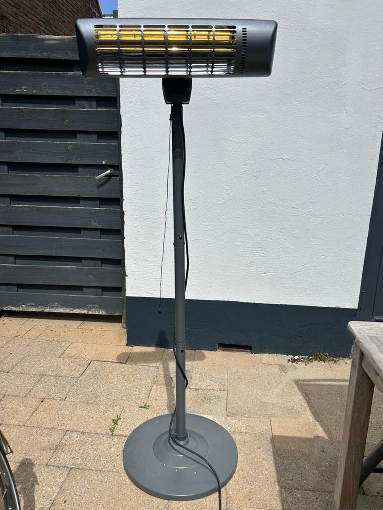 Eurom Q-time Golden 1800S terrasverwarmer op statief, Tuin en Terras, Terrasverwarmers, Ophalen of Verzenden, Zo goed als nieuw