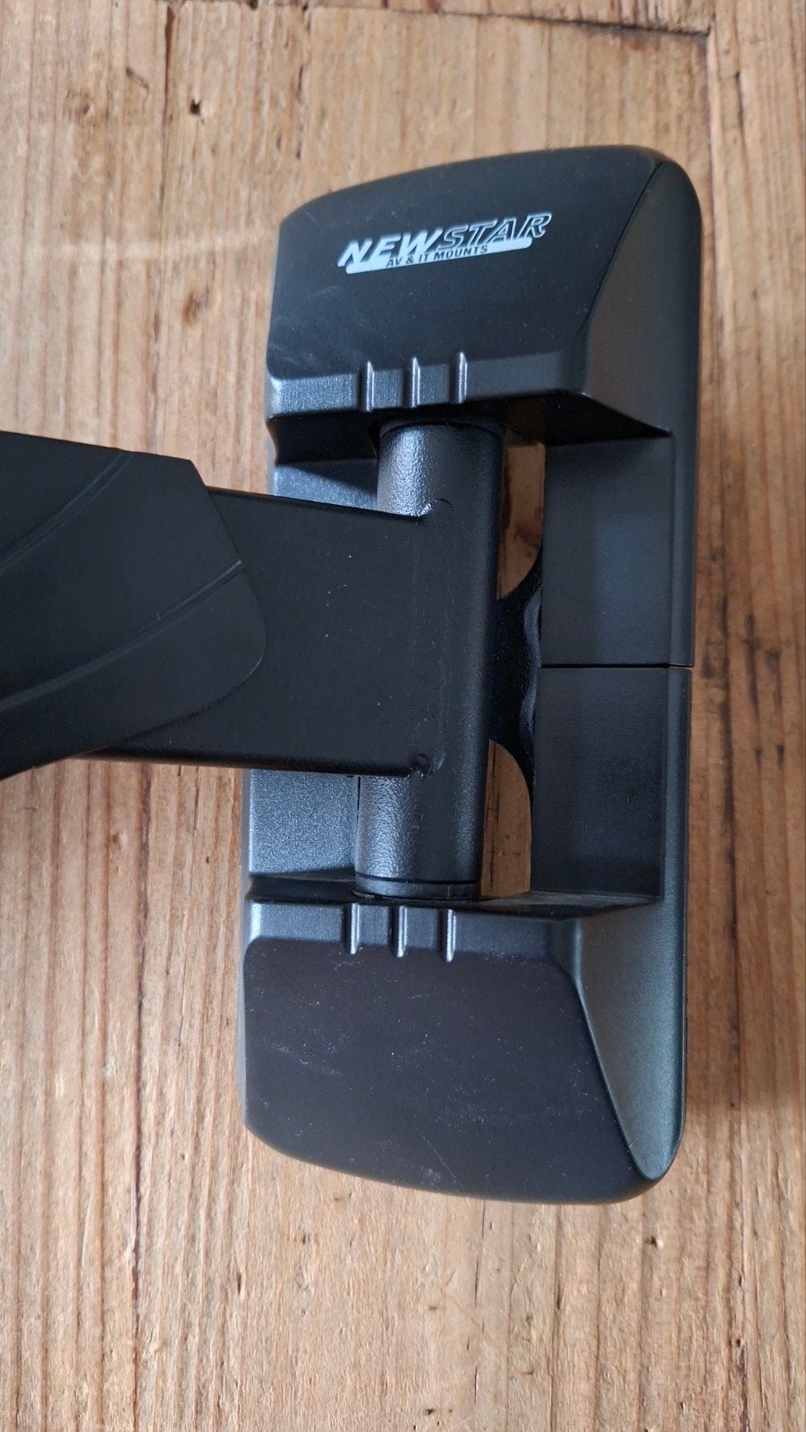 Neo mounts NewStar  TV Beugel - Zwart, draai en kantelbaar, Audio, Tv en Foto, Televisiebeugels, Ophalen of Verzenden, Zo goed als nieuw