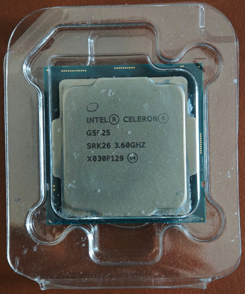 Intel Celeron G5925 Boxed, Gebruikt, Ophalen of Verzenden, LGA 1200, 2-core