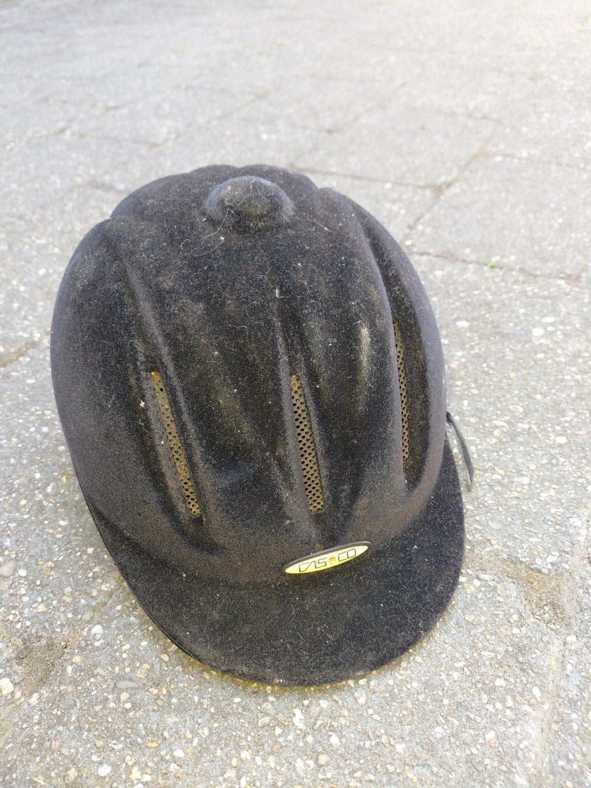 kinder cap voor paardrijden, Ophalen