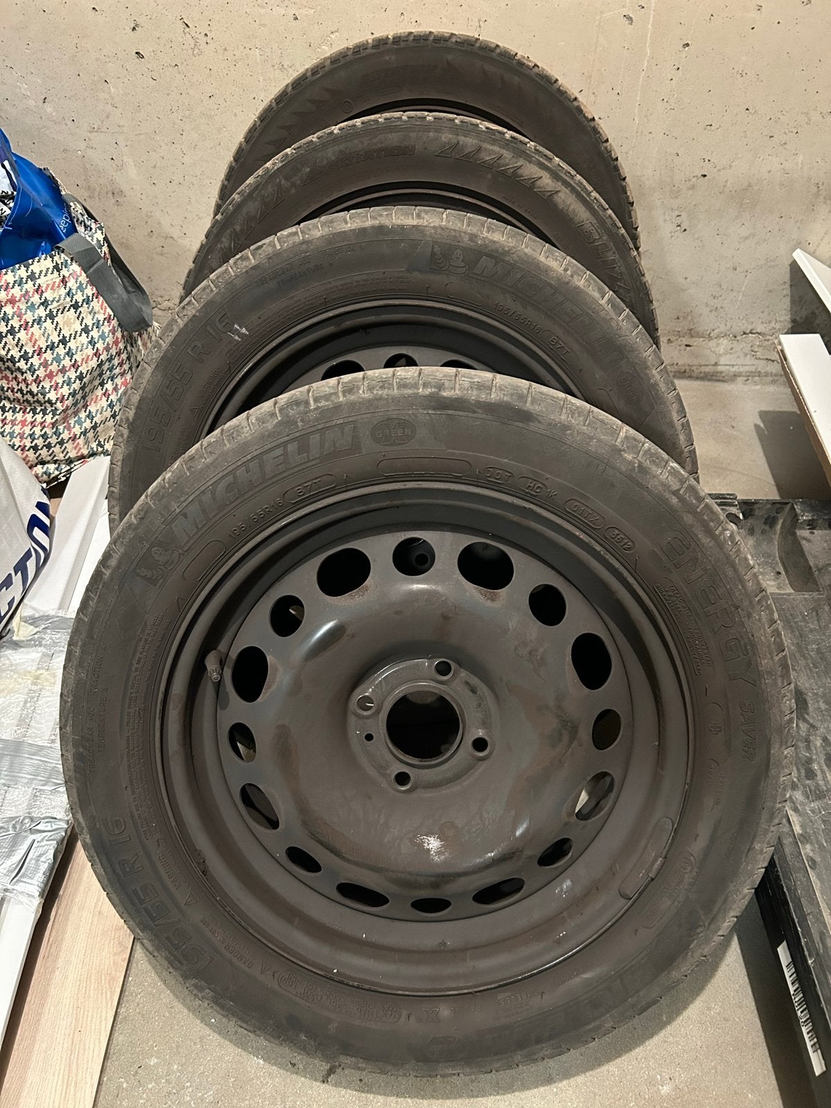 Set van 4 Michelin zomerbanden op stalen velgen 195/55 R16, Ophalen, Gebruikt