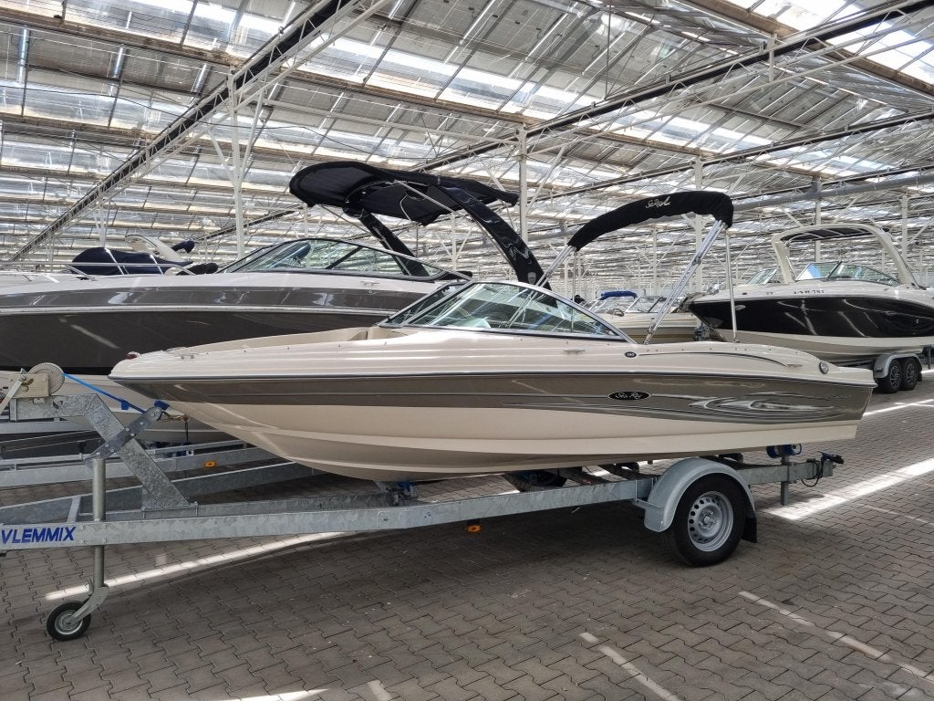 Sea Ray 180 Sport, Watersport en Boten, Speedboten, Zo goed als nieuw, Benzine, 120 tot 200 pk, Polyester