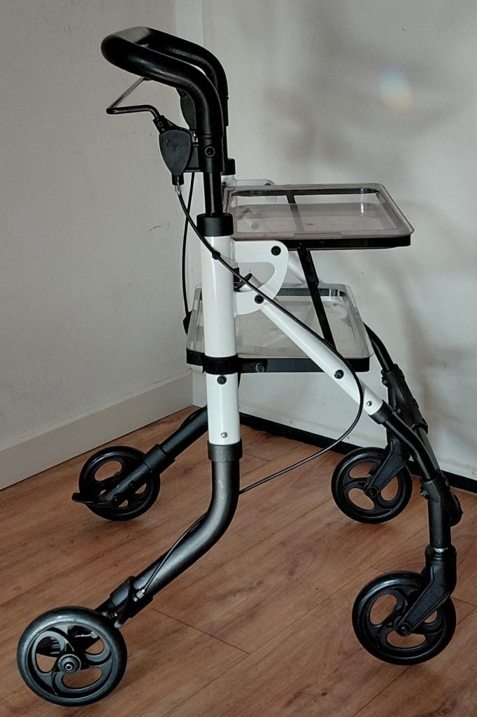Rollator voor binnen Merk: Vitility + 2 dienbladen (6.2 kg ), Ophalen of Verzenden, Opvouwbaar, Zo goed als nieuw
