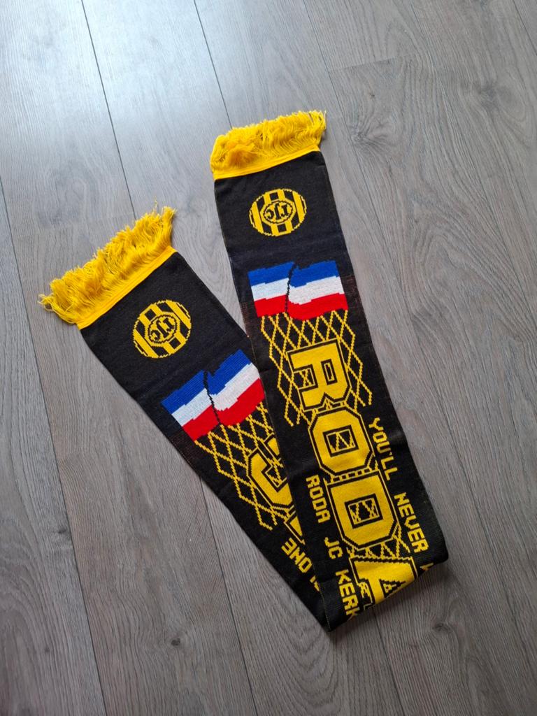 Voetbal sjaal Roda JC, Verzamelen, Ophalen of Verzenden, Zo goed als nieuw, Buitenlandse clubs, Vaantje of Sjaal
