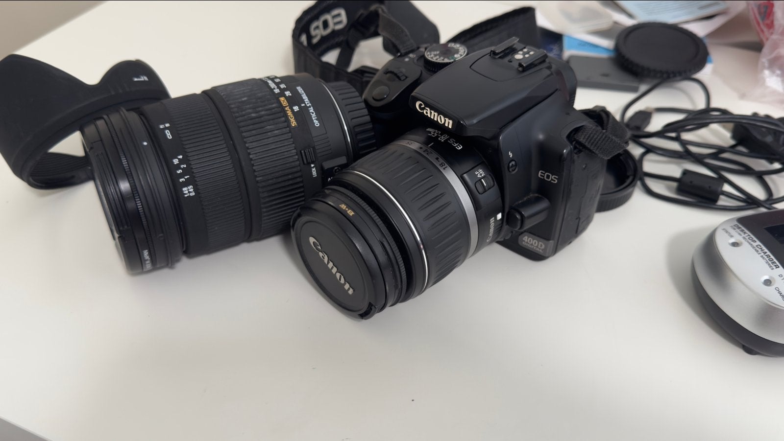Canon EOS 400D spiegelreflexcamera met 2 lenzen, Spiegelreflex, Canon, Zo goed als nieuw, Accu