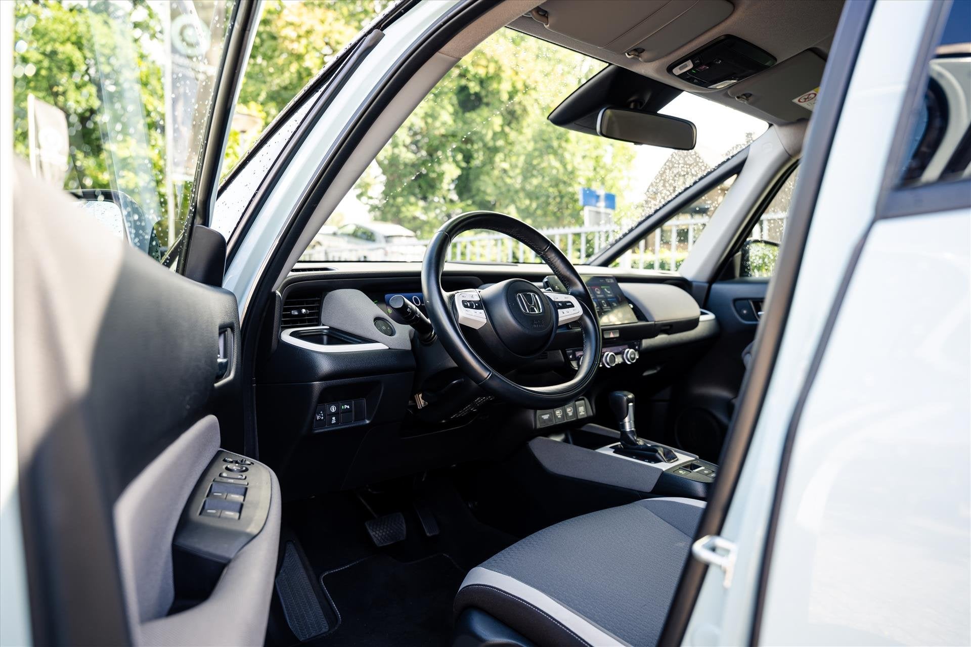 Honda Jazz 1.5 Full Hybrid Crosstar Automaat | Bi-Tone Surf, Auto's, Automaat, Dealer onderhouden, 4 cilinders, Blauw
