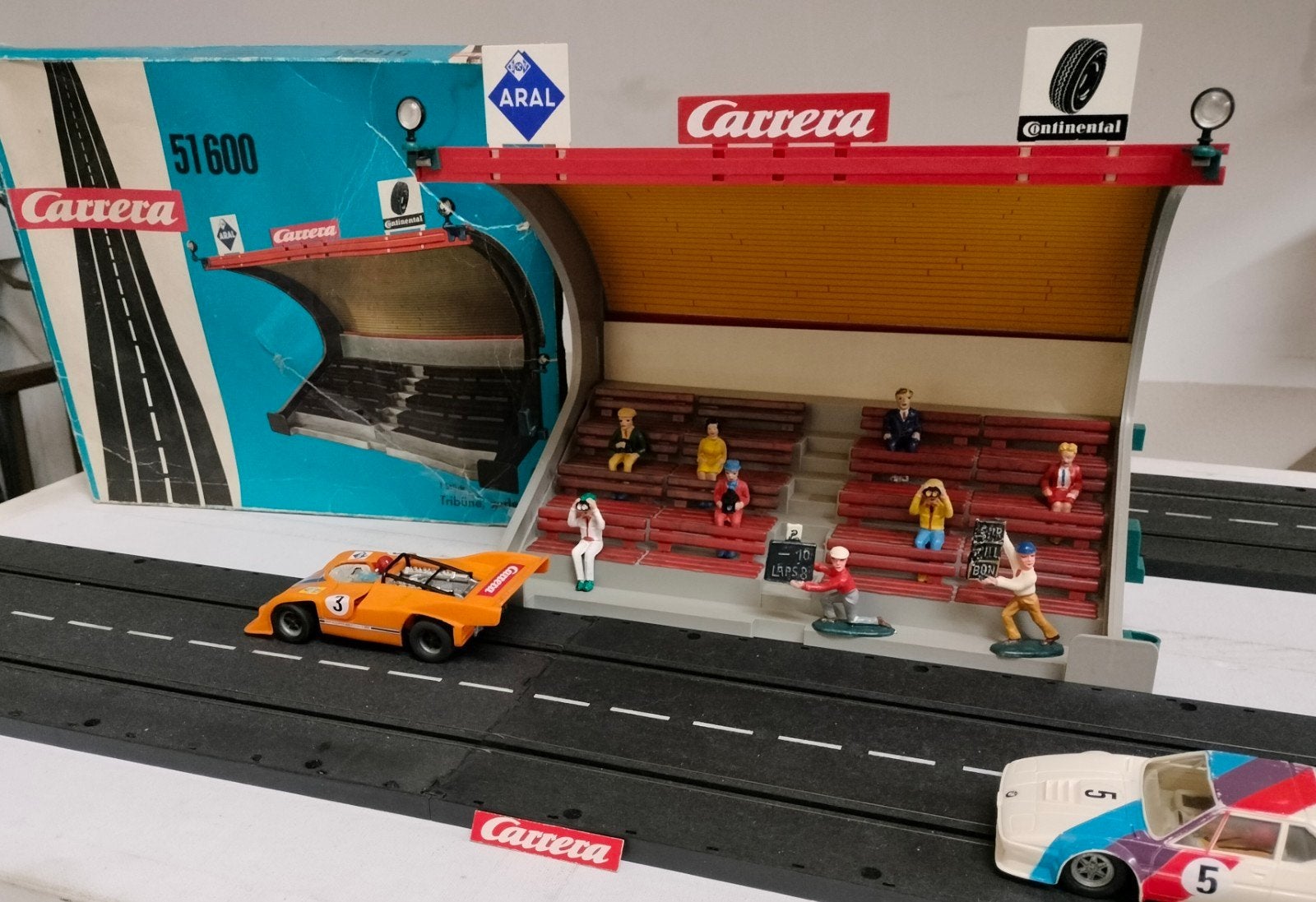 Carrera scenery racebaan tribune 7 figuren  2 tijdwaarnemers, Ophalen of Verzenden, Elektrisch, Carrera