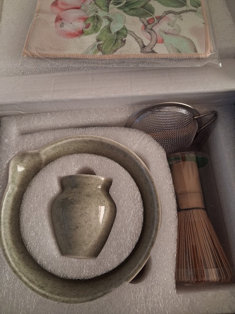 matcha tea set nieuw in doos, Nieuw, Ophalen of Verzenden, Bord(en), Overige stijlen