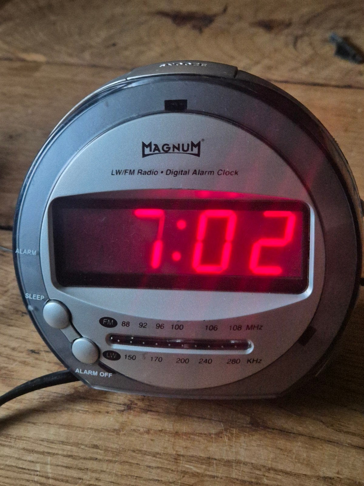Goed Werkende Wekkerradio - Magnum CR330, Ophalen of Verzenden, Gebruikt, Digitaal