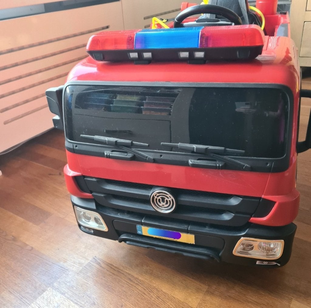 Grote elektrische brandweerauto met licht en geluid