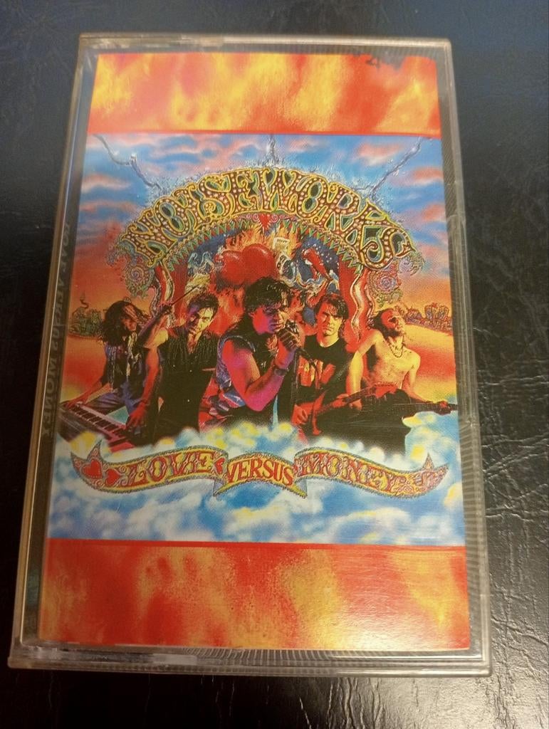 Noiseworks - Love Versus Money cassettebandje, Gebruikt, 1 bandje, Ophalen of Verzenden, Origineel
