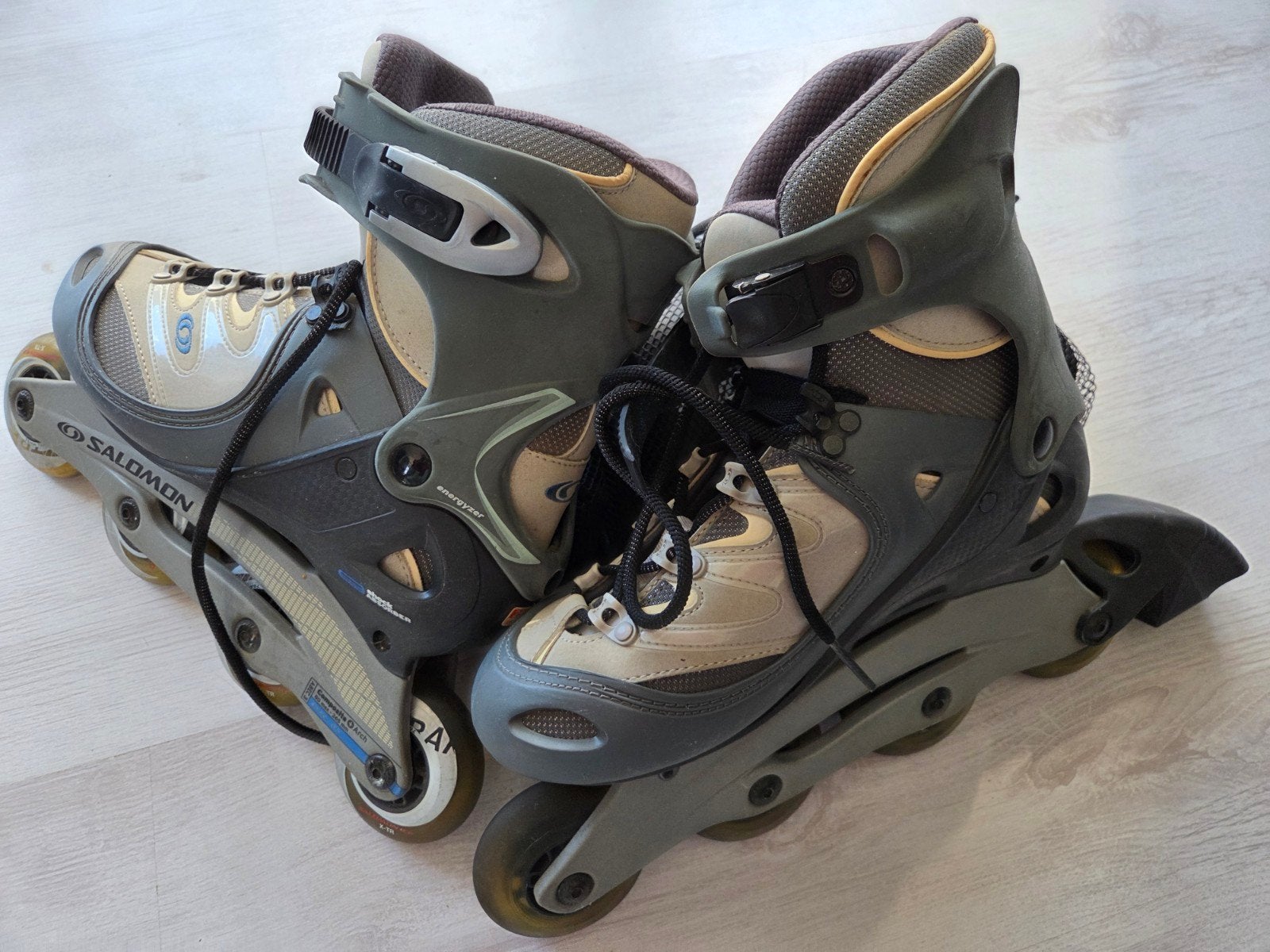 Salomon inline skates dames maat 40 2/3 met bescherming, Ophalen, Gebruikt, Salomon, Inline skates 4 wielen