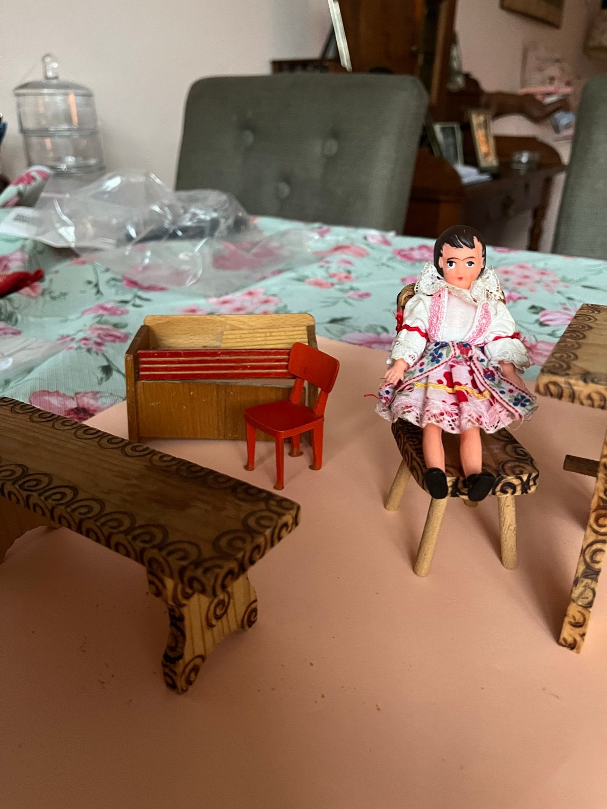Poppenhuis meubeltjes en poppetjes, Ophalen of Verzenden, Gebruikt, Poppenhuis
